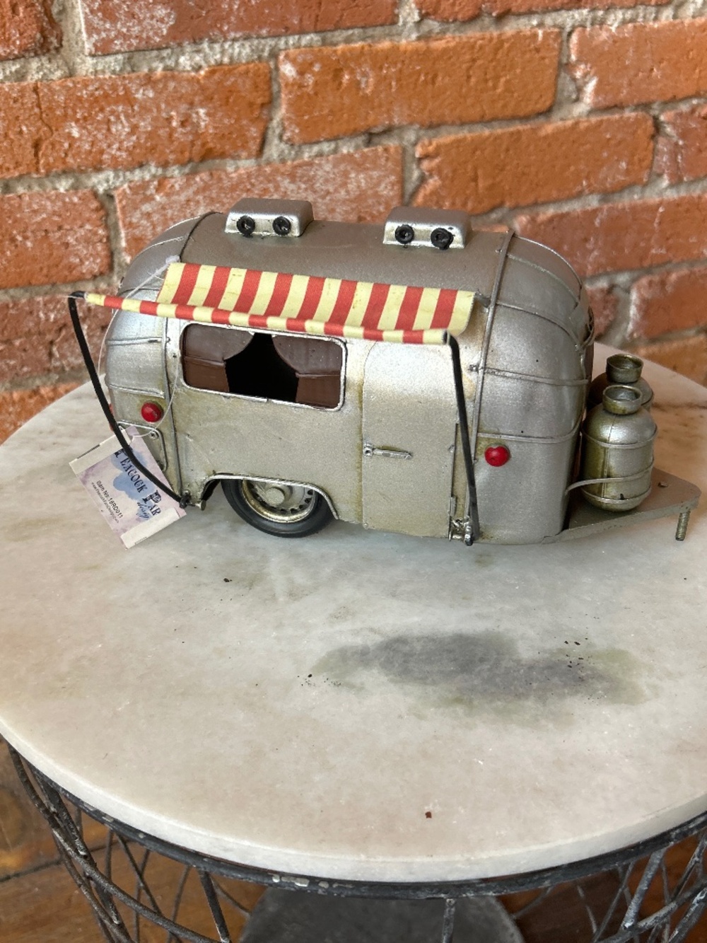Adorable vintage camper